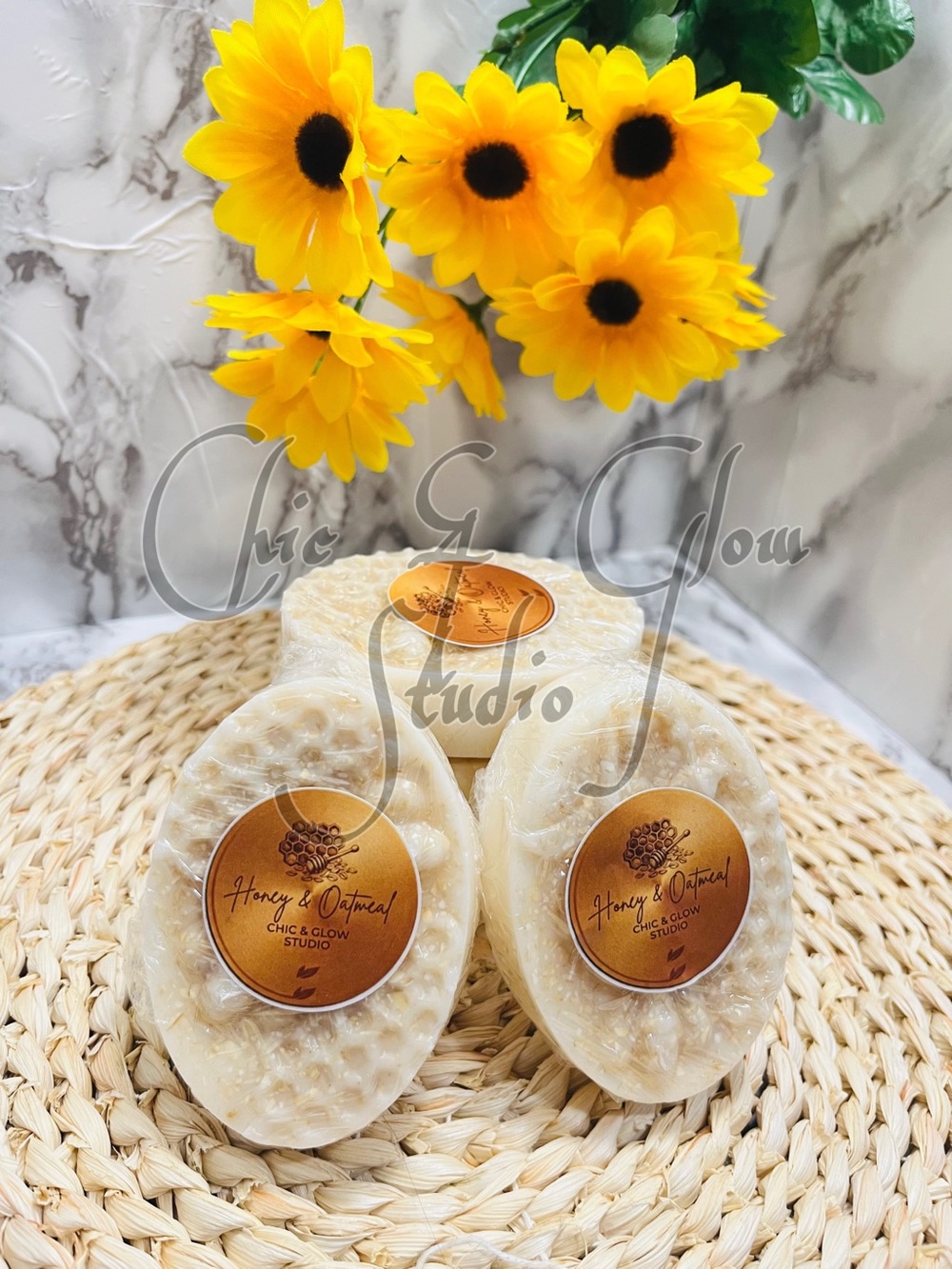 Chic & Glow Honey & Oatmeal Soap - Cream